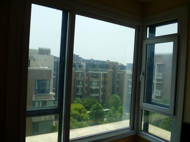 朗斯DOK品牌隔音門窗為上海香逸灣隔音護航