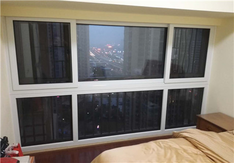 信義御城1.jpg “隔音玻璃”/